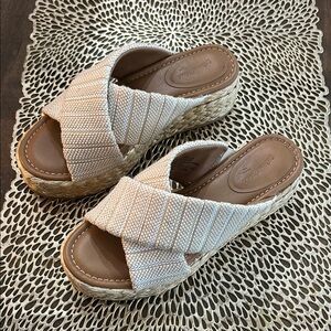 Universal Thread Comfortable Beige Woven Sandals Size 6.5